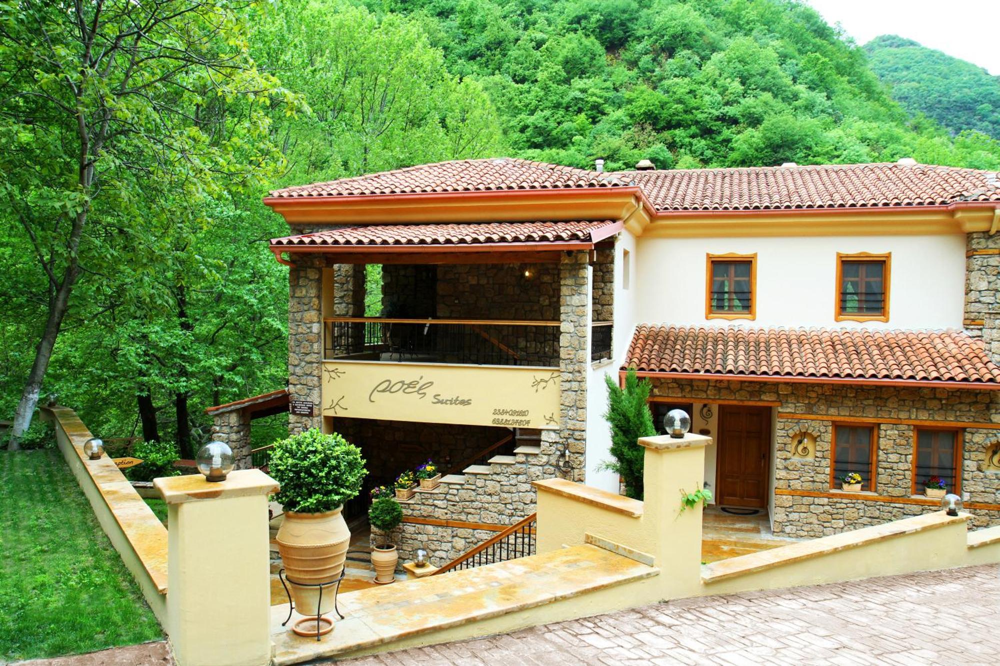 Roes Suites Káto Loutrákion Екстериор снимка