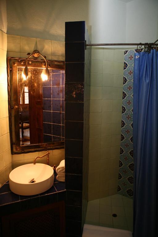 Roes Suites Káto Loutrákion Екстериор снимка
