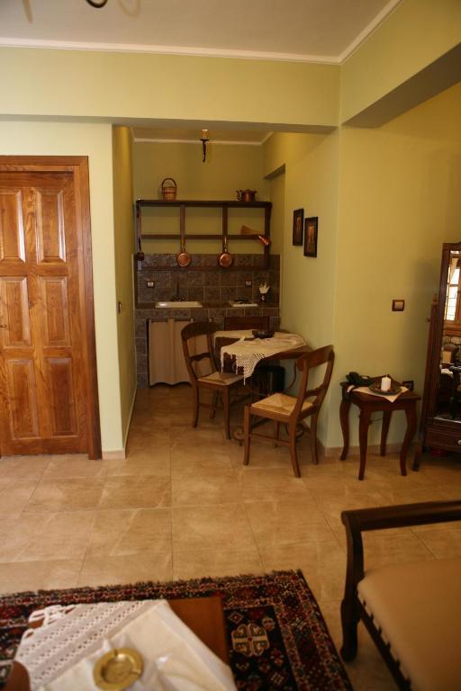 Roes Suites Káto Loutrákion Екстериор снимка