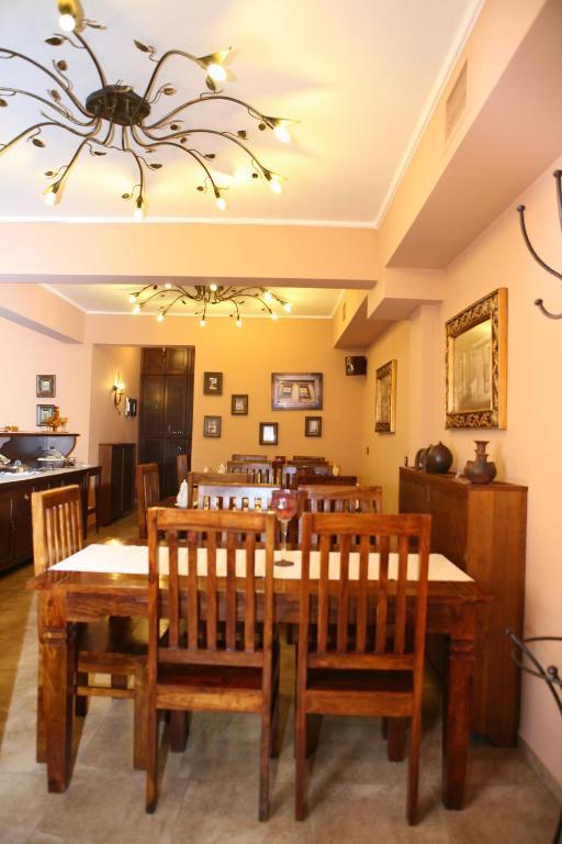 Roes Suites Káto Loutrákion Екстериор снимка